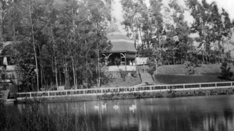 For a few short years, privately owned Second Street Park was once of Los Angeles' most popular outdoor retreats. Circa 1890 photo courtesy of the USC Libraries - California Historical Society Collection.