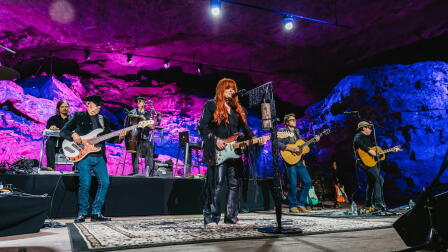 Wynonna Performs "Kentucky Queen"
