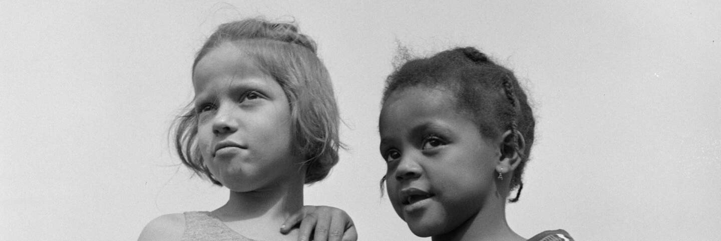 ph-gordon-parks-camp-buddies_1980x643.jpg