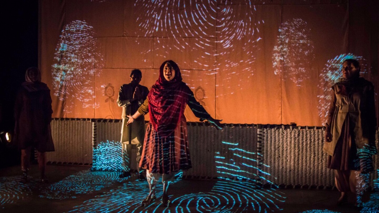 A scene from the 2014 premiere production of "Thumbprint" | Noah Stern Weber / Beth Morrison Productions