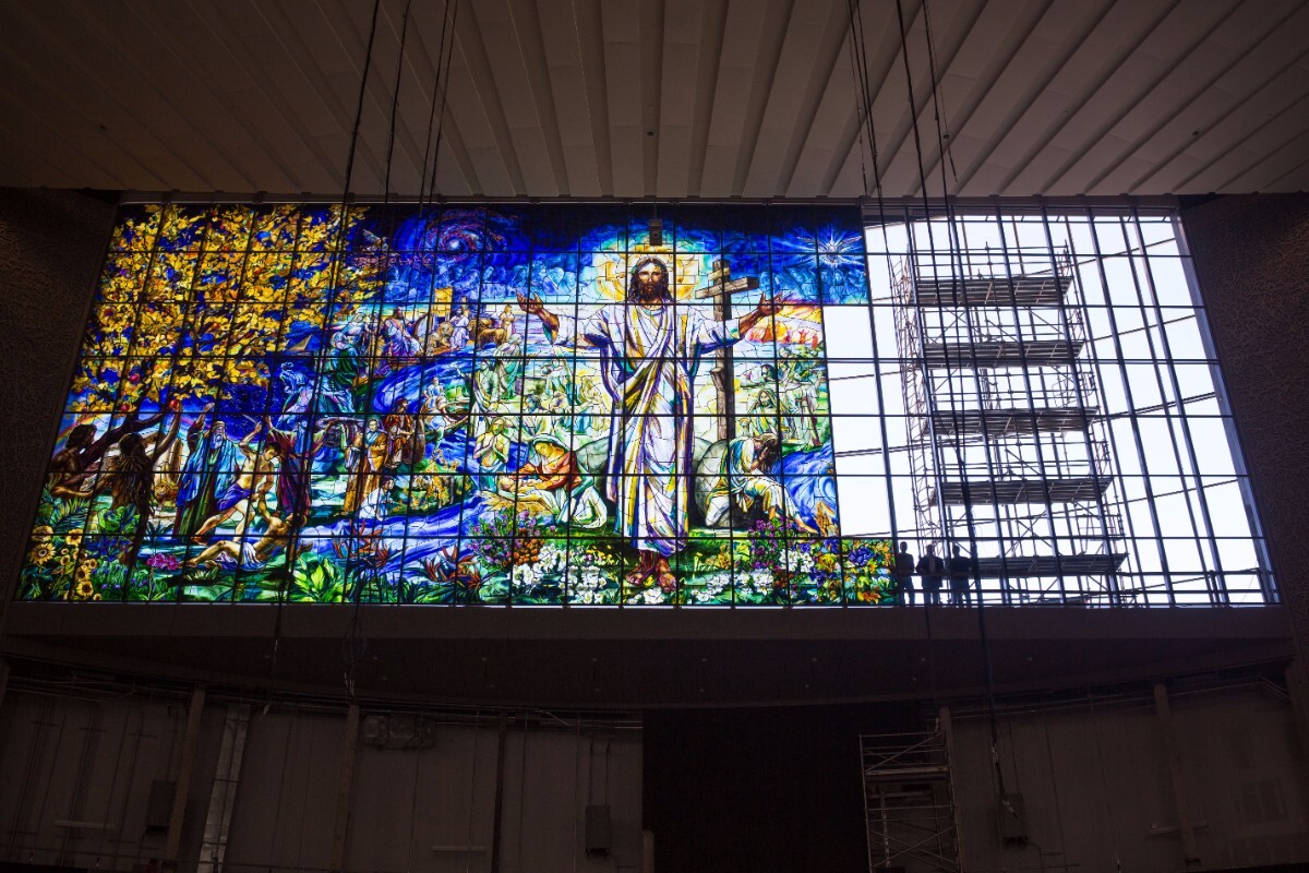 Judson Studios at the installation of the world's largest stained glass window | Courtesy of Judson Studios
