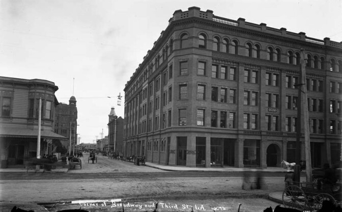 Bradbury Building at the corner of Broadway and 3rd in 1894