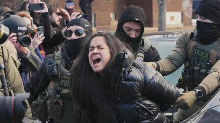 Citizens detained by immigration agents describe treatment