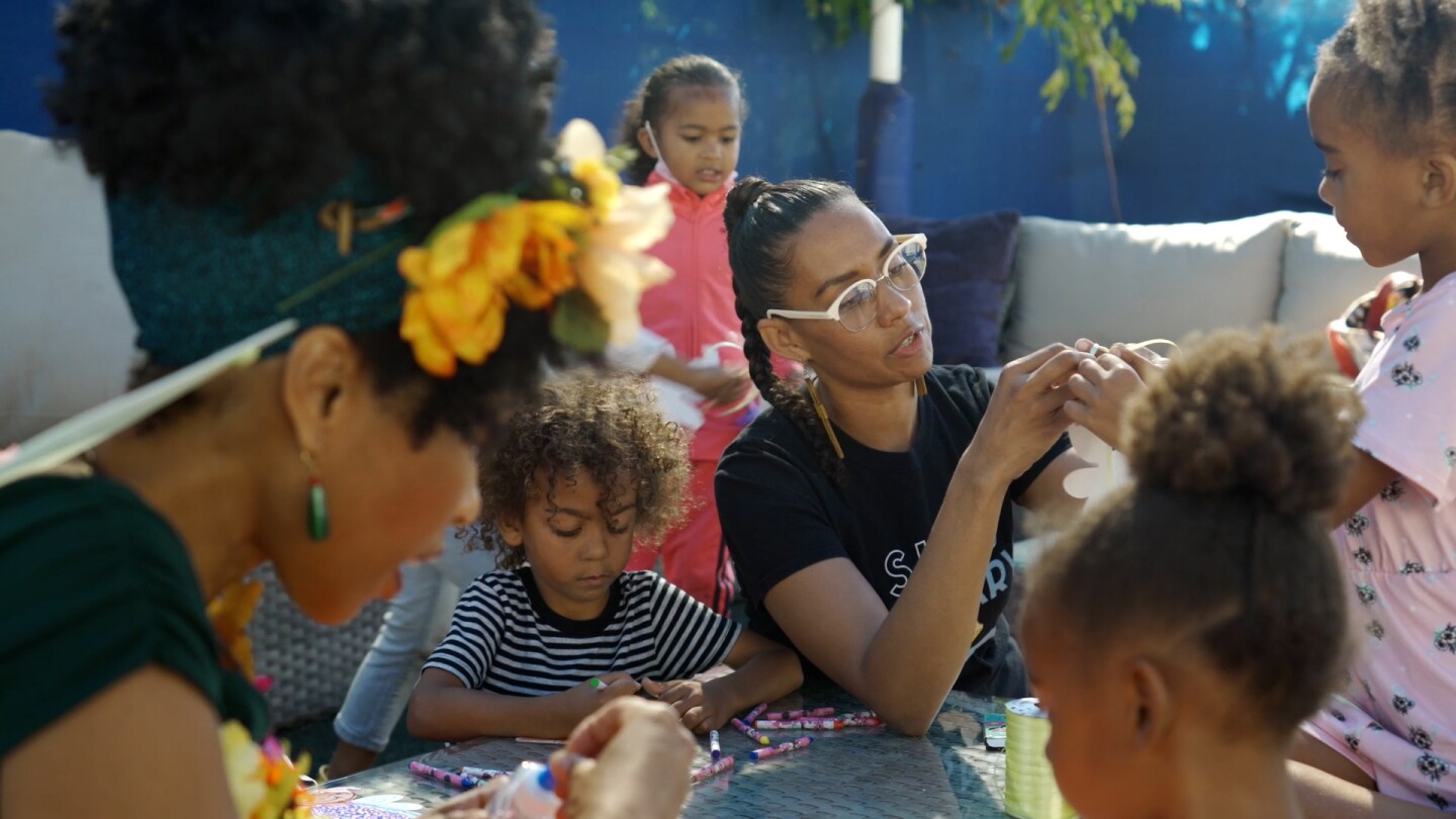 L.A. educator and PBS Early Learning Champion Charisse Sims works with children