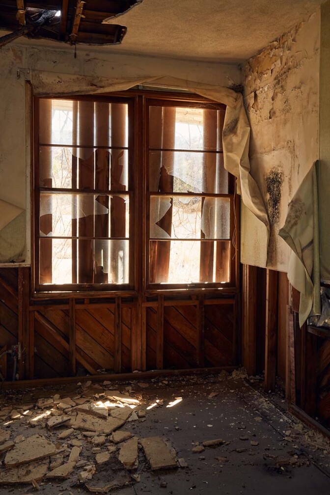 Windows & Debris – Administration Building – Whittaker-Bermite Site – Santa Clarita, CA – 2017 | Osceola Refetoff