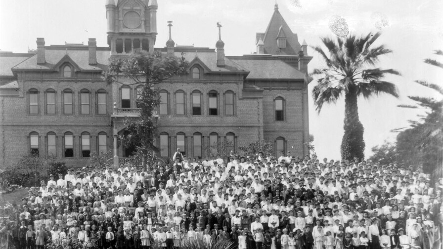 Students and faculty assemble outside the State Normal School in 1904