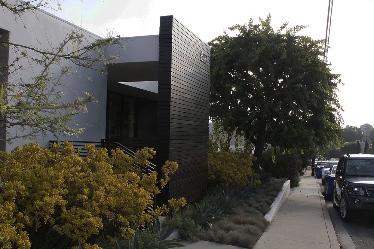 Manhattan Beach Parcel Sits on Residential Lot