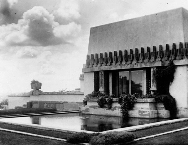 Image courtesy of the Los Angeles Public Library