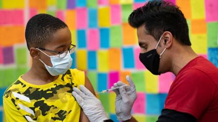 News Wrap: FDA panel backs Moderna vaccine for kids 6 to 17