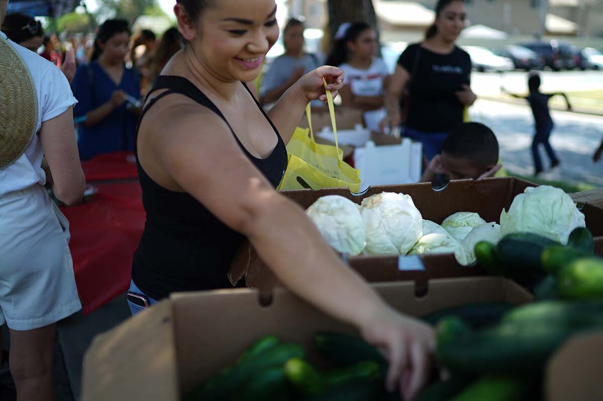 A pop-up produce market | Linus Shentu