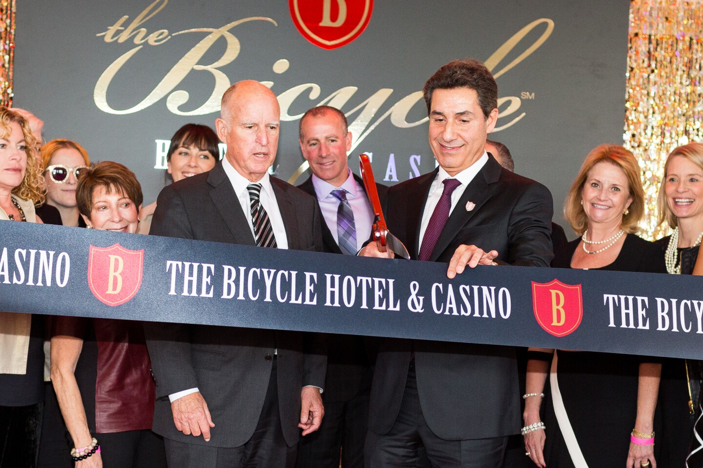 ribbon_cutting18.jpg