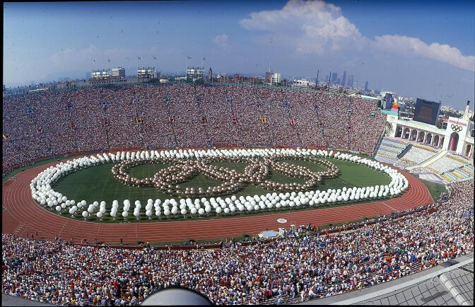 1984 Los Angeles Olympics opening ceremonies showed white balloons ringing around the track and the Olympics symbol.