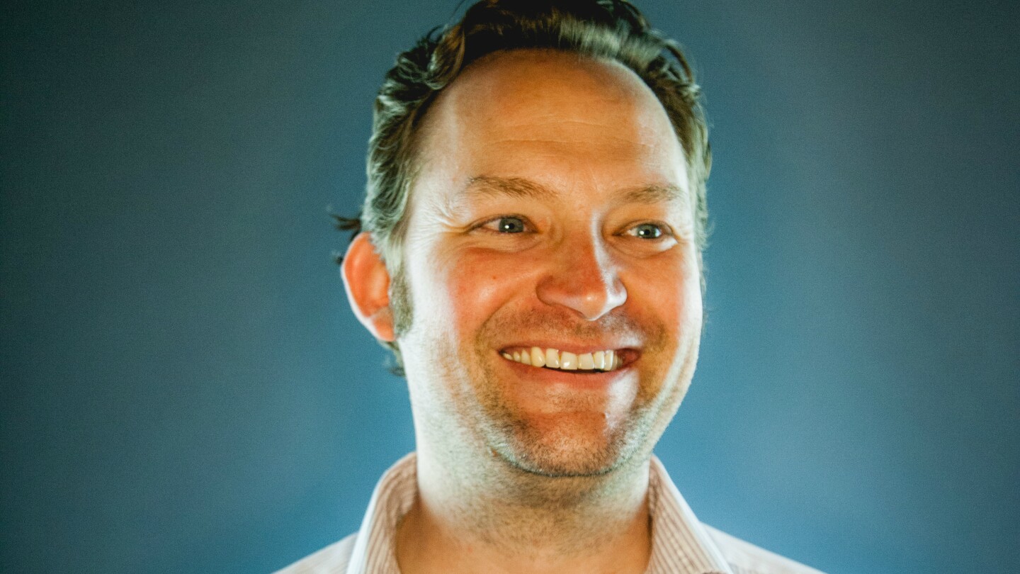 paul_d2y9779_crop.jpg