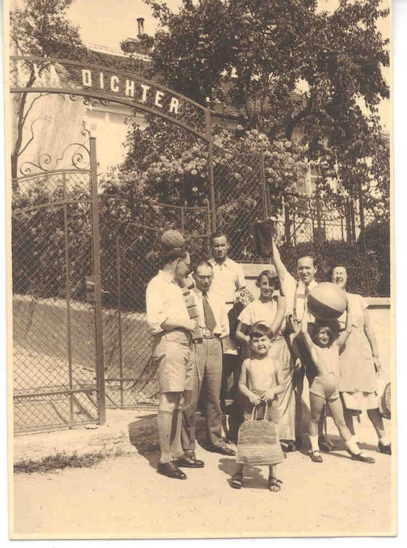 Walter and his sister Edith as children outside their summer house in Burgenland.