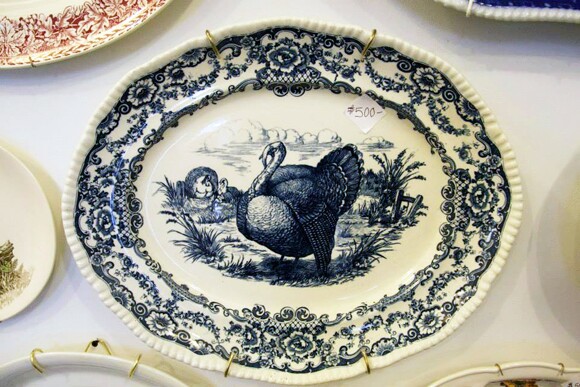 Bleu Floue style turkey platter, Turkey Platter Museum, Red Pipe Gallery | Photo: Anne Marie Rousseau.