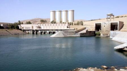 New airstrikes target Islamic State fighters at Iraq dam