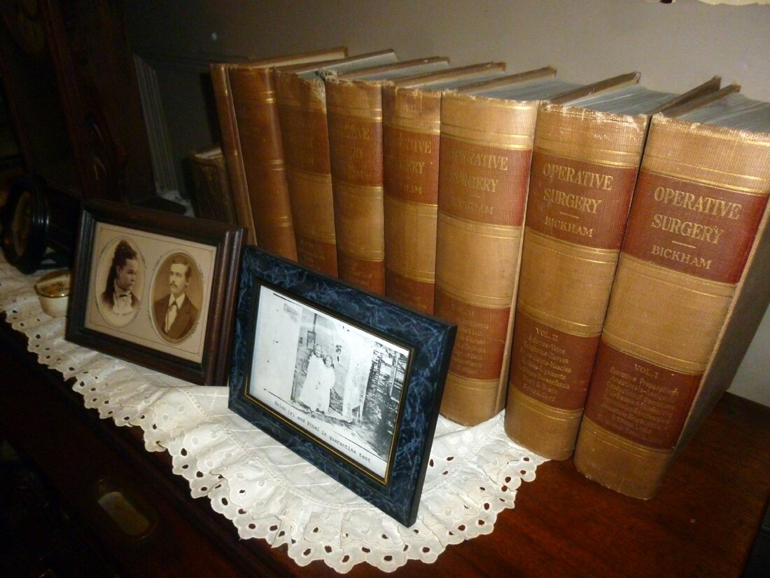The Dr. Howe-Waffle House and Medical Museum (1)