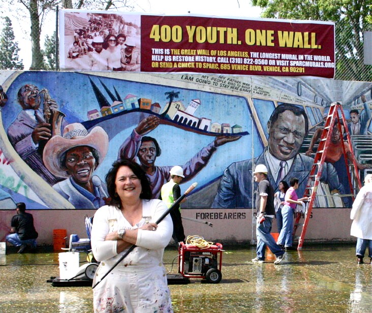 Making A Monument Archive Shows How The Great Wall Of Los Angeles Was Created Kcet