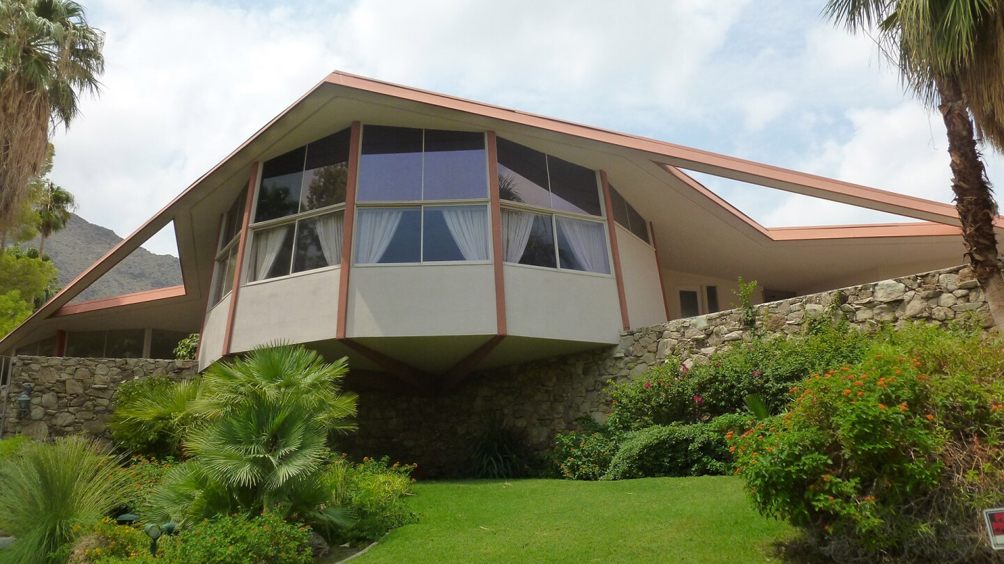 Elvis Honeymoon Hideaway