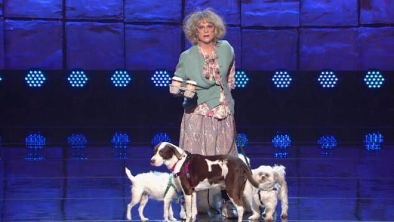 Amy Poehler honors Carol Burnett