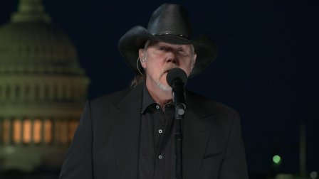 Trace Adkins Performs "If the Sun Comes Up"
