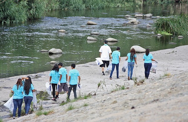 L.A. River School students participating in the 2013 Great L.A. River Cleanup