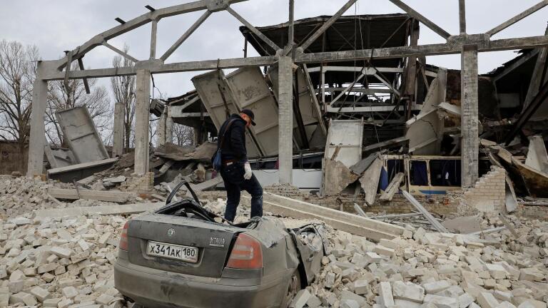 News Wrap: Russia launches large-scale attack across Ukraine
