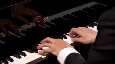 Hélène Mercier and A Bu Perform “Rhapsody in Blue”