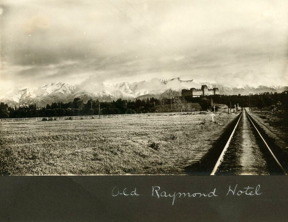 The Raymond Hotel dominates the South Pasadena landscape in this circa 1894 photo by Truman D. Keith. Courtesy of the South Pasadena Local History Images Collection, South Pasadena Public Library.