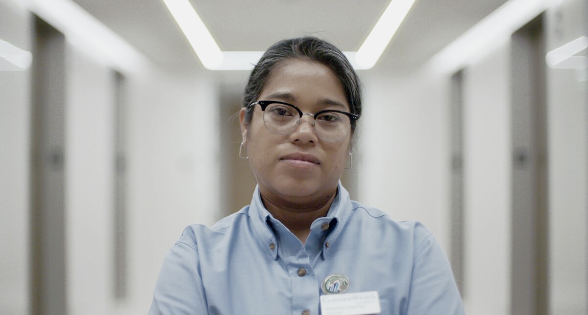 Veronica during her shift. | Still from "Nightshift"