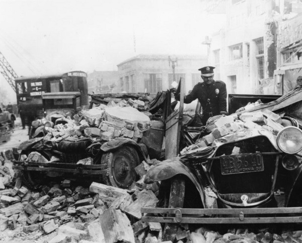 Rubble littered the streets of Compton after the 1933 Long Beach earthquake. Courtesy of the Photo Collection - Los Angeles Public Library.