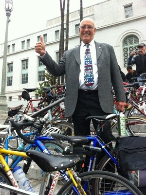 Councilmember Bill Rosendahl celebrated the passage of the bike plan on the steps of City Hall this morning.