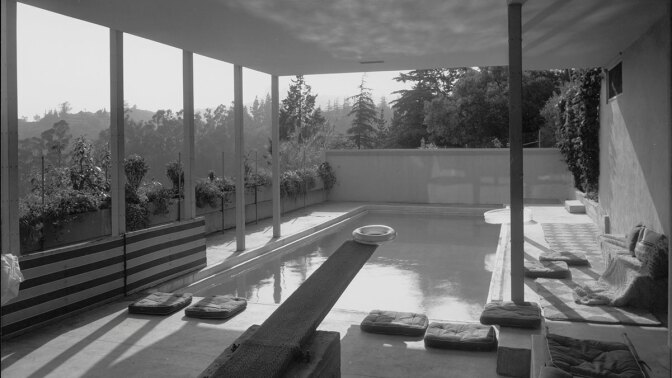 The Lovell "Health House," designed by Richard Neutra is featured in "Sun Seekers: The Cure of California." | J. Paul Getty Trust / Getty Research Institute, Los Angeles / Julius Shulman photography archive, 1936-1997