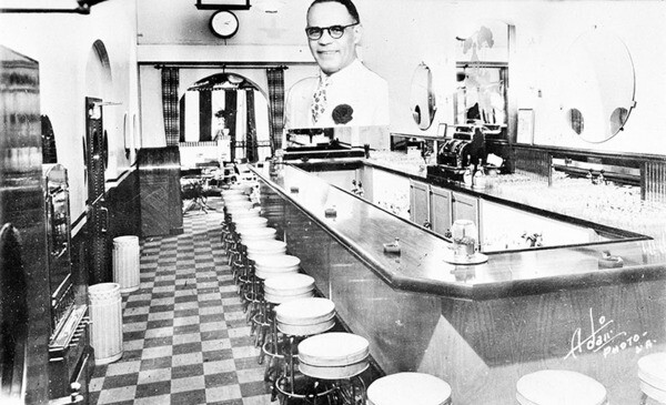 Dunbar Cocktail Lounge and Grill | Photo: Shades of L.A. Collection, Los Angeles Public Library