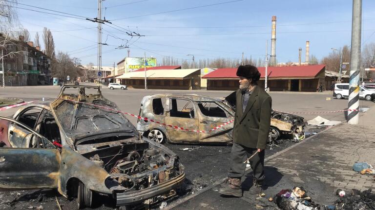 Dozens killed in apparent Russian strike on Ukrainians