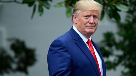 Trump focuses on whistleblower as inquiry deepens