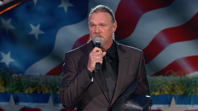 Trace Adkins Performs "Arlington" at the 2016 Concert