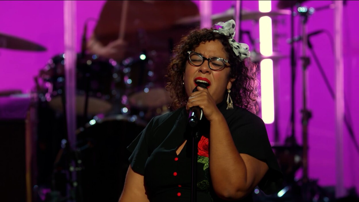 La Marisoul singing "You're No Good" at the Soraya | Still from "Southland Sessions" A Tribute to Linda Ronstadt