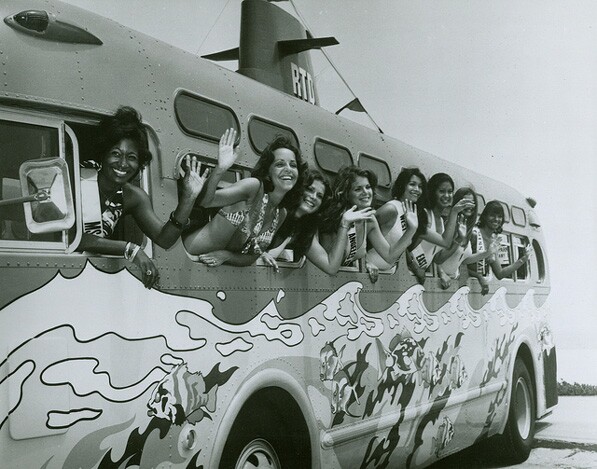 A Street Fleet bus at the beach, 1974