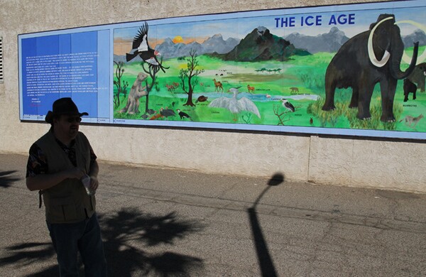 Mural tour guide Steve Smith I Photo: Ed Fuentes