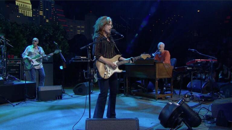 Bonnie Raitt "Used to Rule the World"