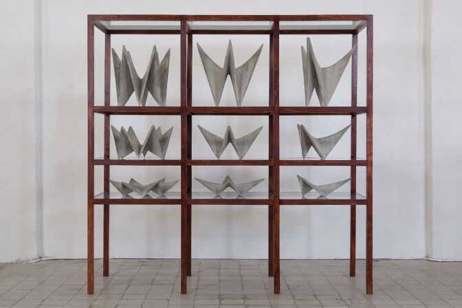 Hector Zamora. "Hyppars," 2014. Poured concrete, vitrine | Courtesy of the artist