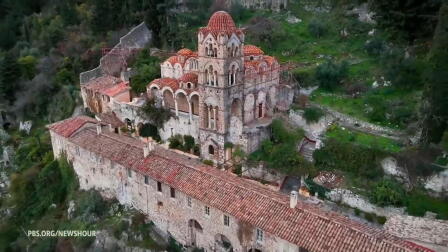 Restored Greek palace offers blueprint for preserving sites