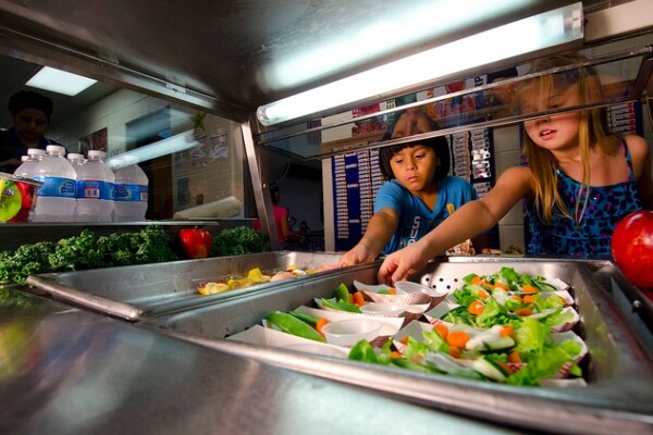 kidslunch1-600