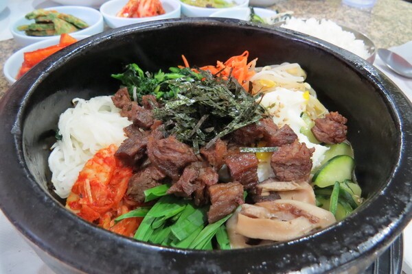 Kalbi Bibimbap from Jeon Ju | Photo by: Flickr/w_yvr