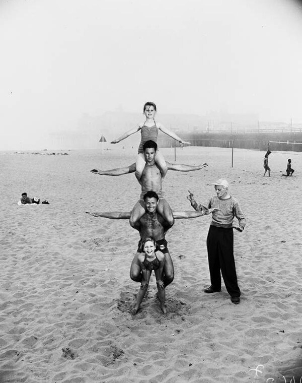 A 12 year old strong girl at Muscle Beach, 1954 | USC Libraries Special Collections/ University of Southern California Libraries