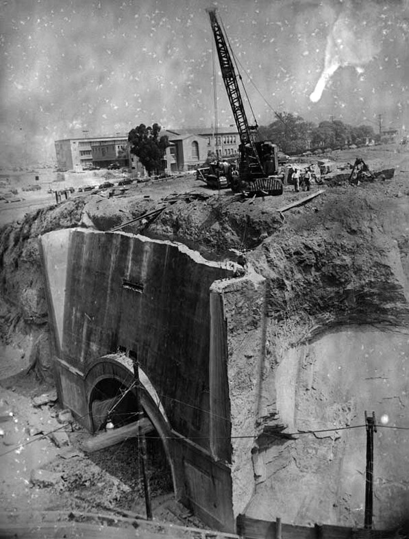 Demolition of the Broadway tunnel's south entrance in 1949. Courtesy of the Herald-Examiner Collection, Los Angeles Public Library.