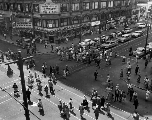 Pedestrians crossing the intersection in 1958. Courtesy of the Los Angeles Examiner Collection, USC Libraries.