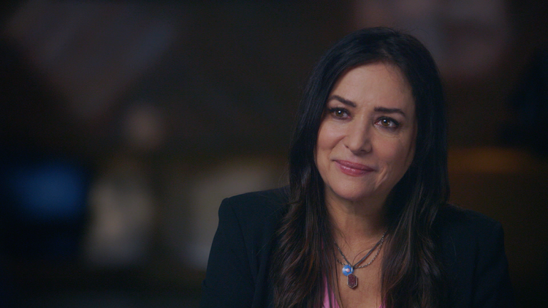 Pamela Adlon's DNA Cousin is Meryl Streep