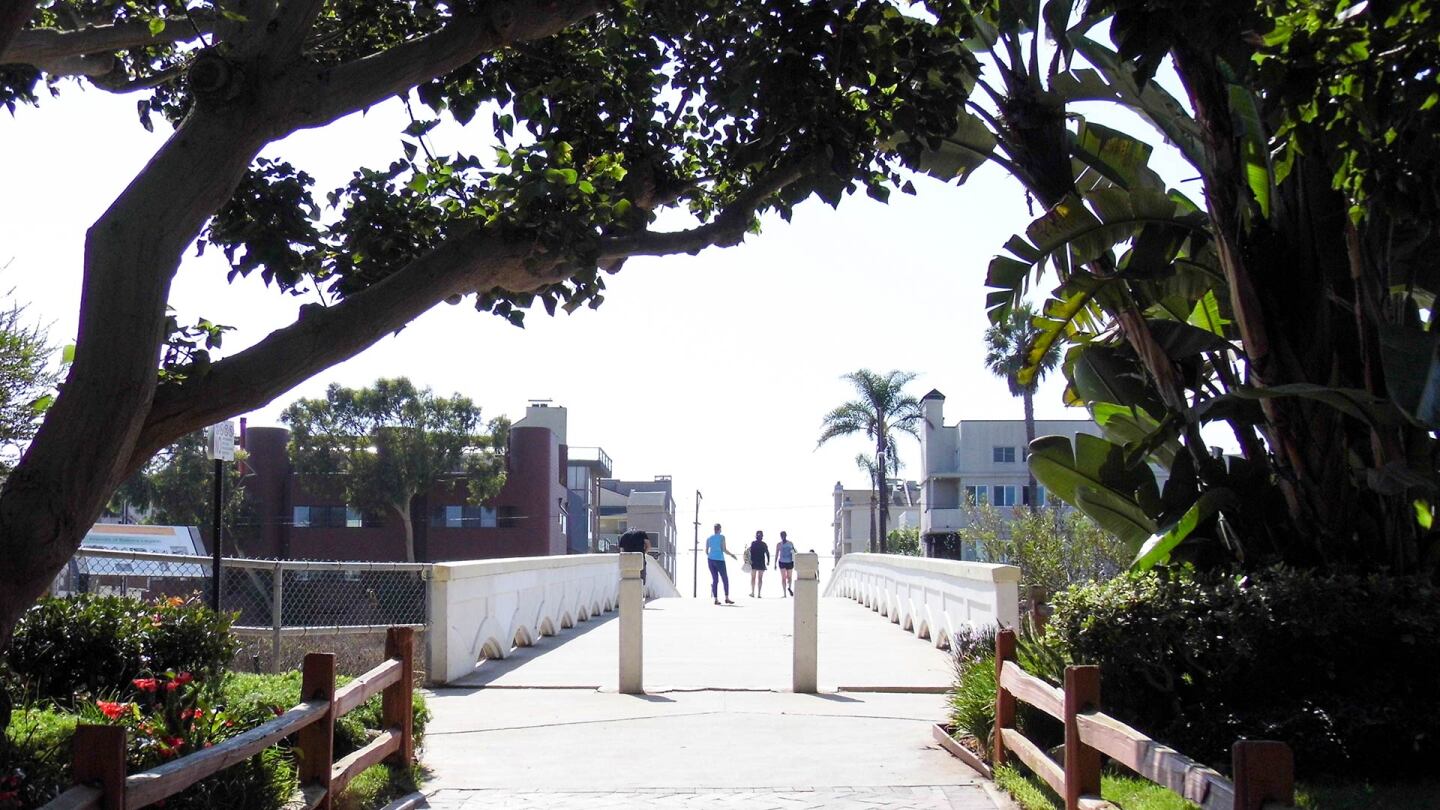 Ballona Lagoon “Lighthouse” Bridge entry point | Sandi Hemmerlein
